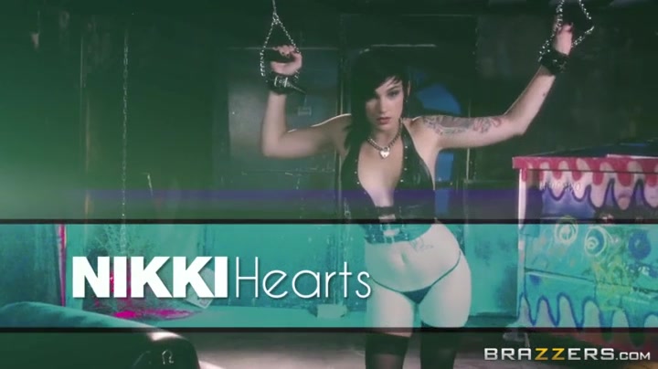Kleio Valentien wiith Nikki Hearts